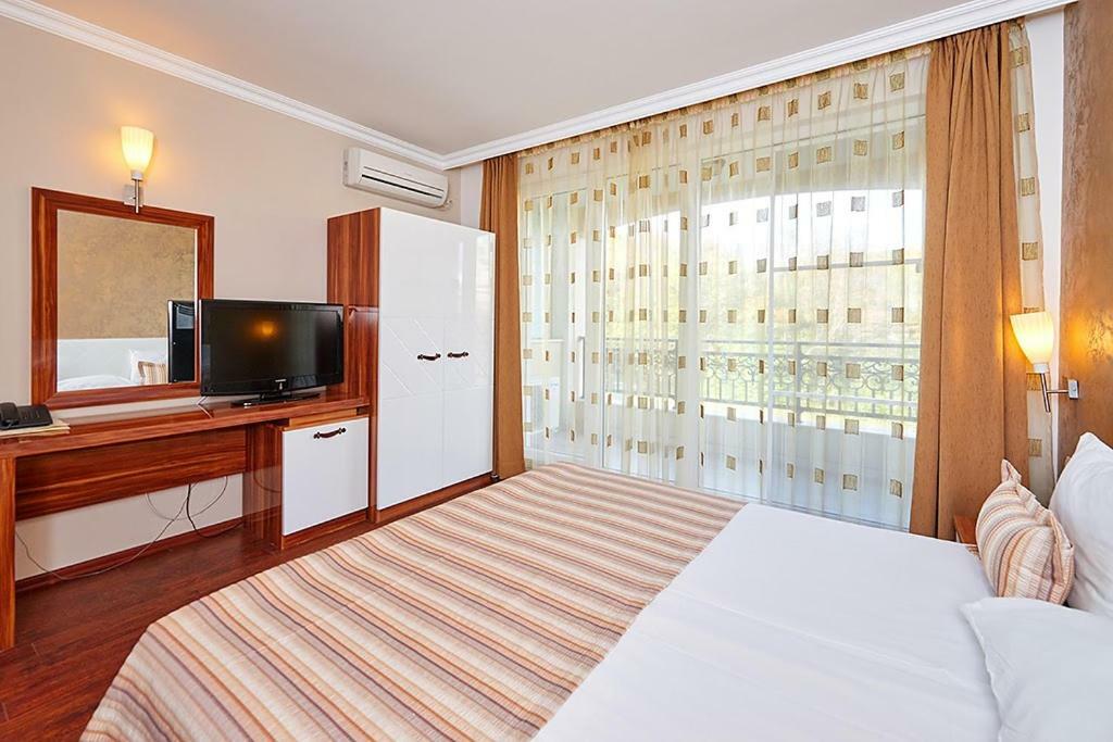 Penelopa Palace Apart Hotel & Spa Πομόριε Εξωτερικό φωτογραφία